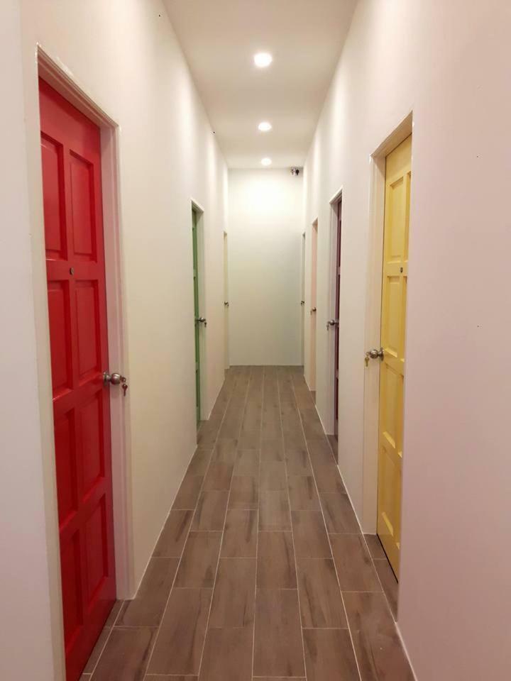 Ez Lodgings Kampong Gadong Экстерьер фото