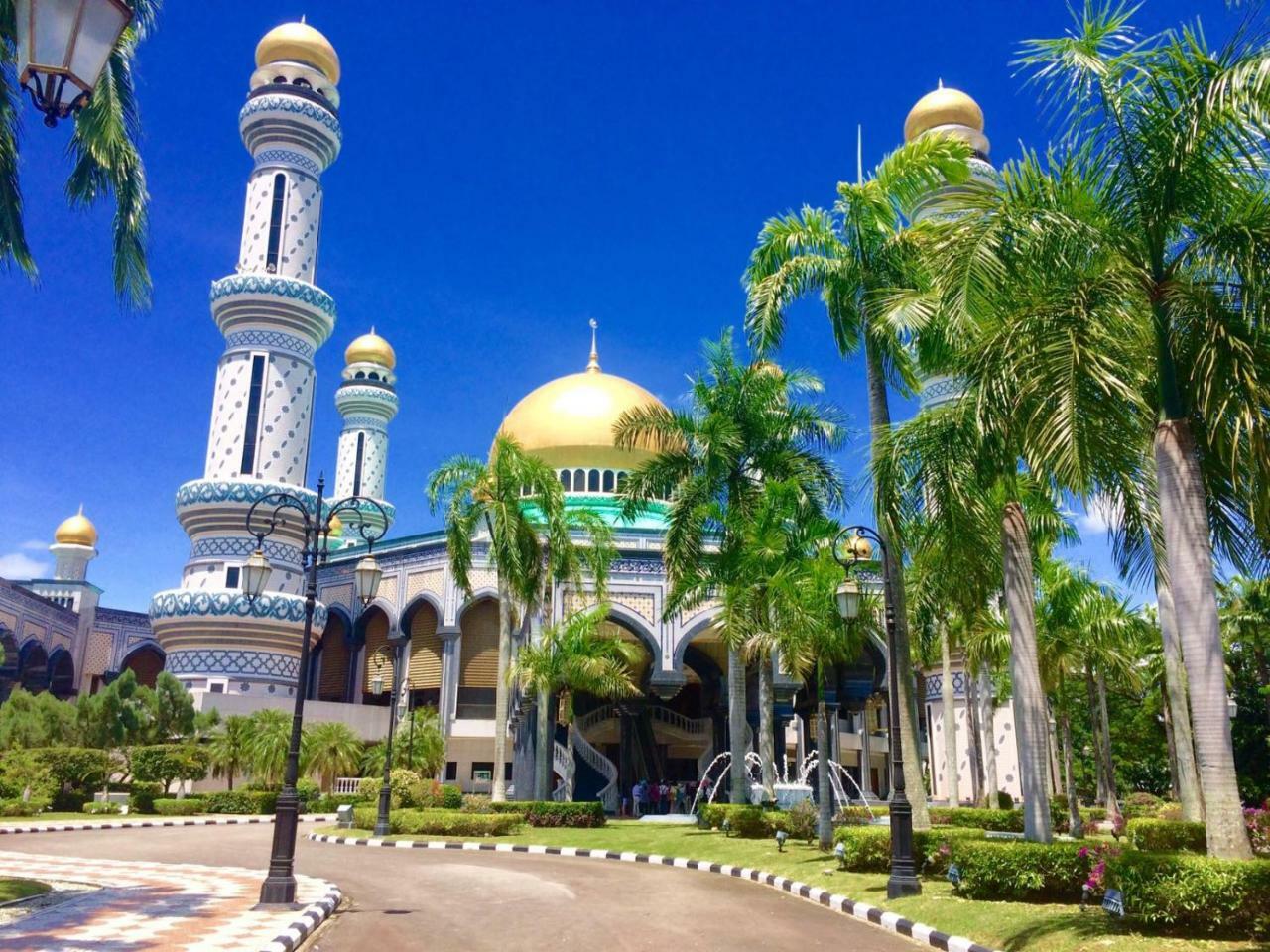Ez Lodgings Kampong Gadong Экстерьер фото