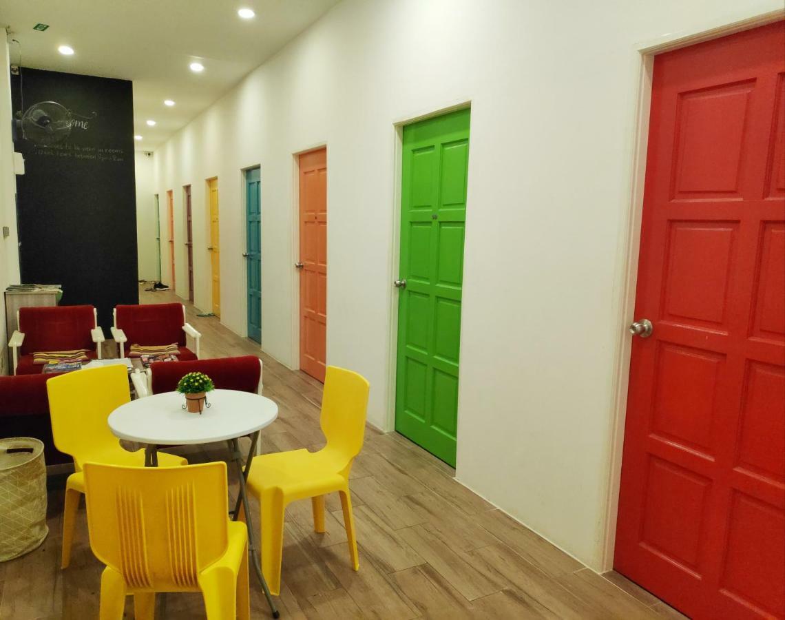 Ez Lodgings Kampong Gadong Экстерьер фото